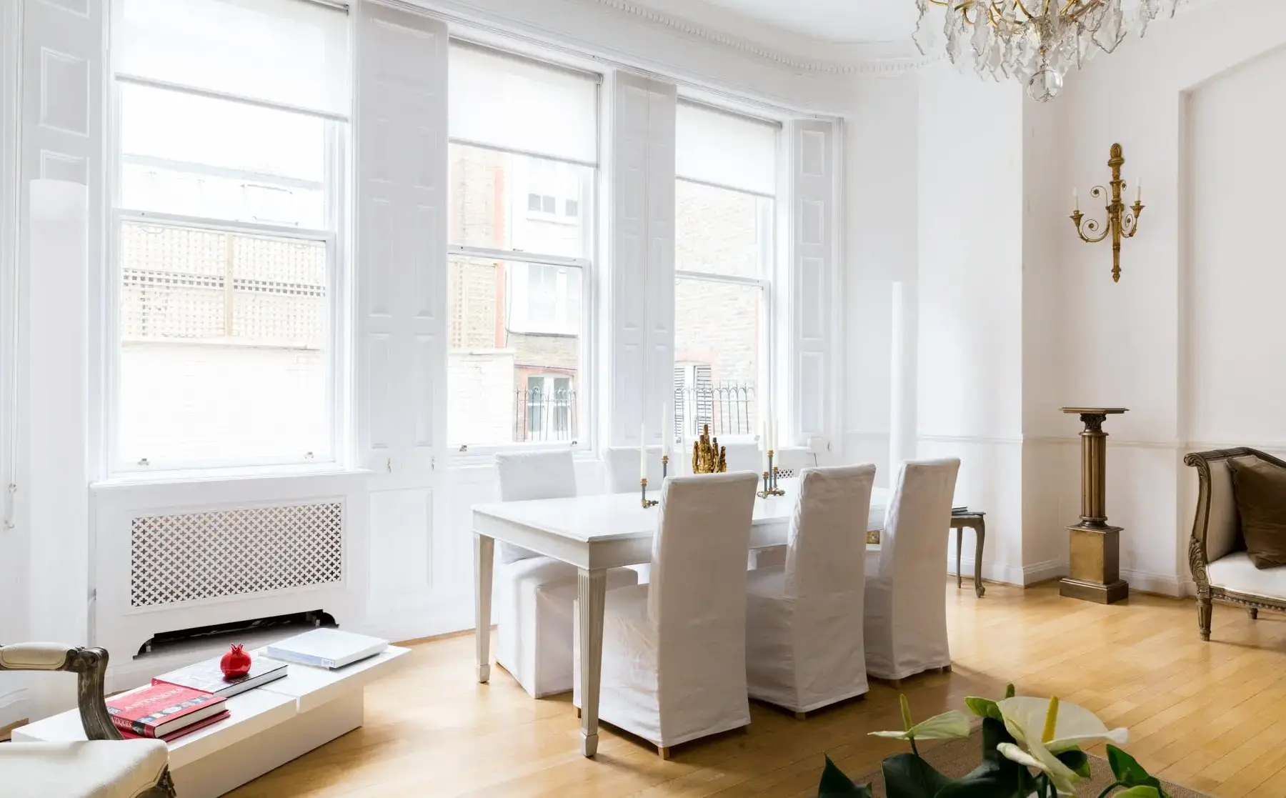 Chic & Antique Mayfair Haven in Mayfair